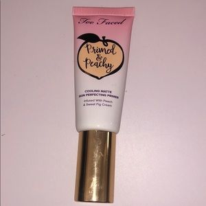 Too faced -Cooling Matte skin perfecting primer